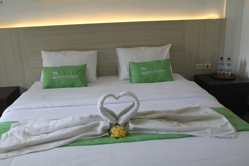 Kuta Indah Hotel Exterior photo