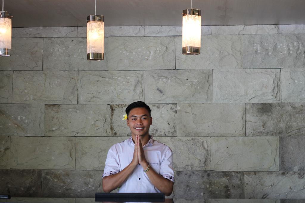 Kuta Indah Hotel Exterior photo