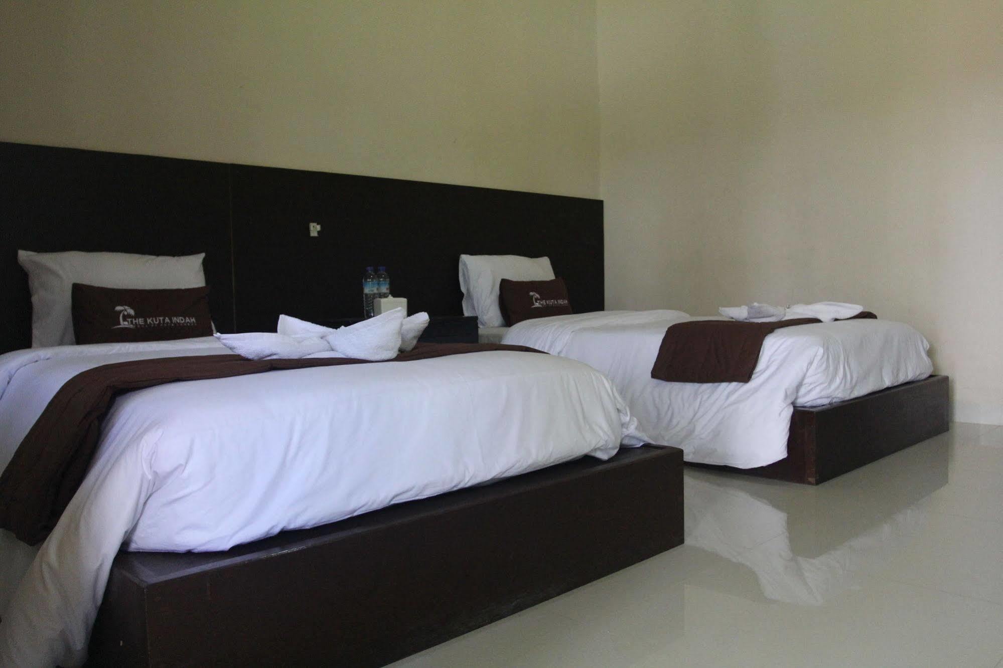 Kuta Indah Hotel Exterior photo