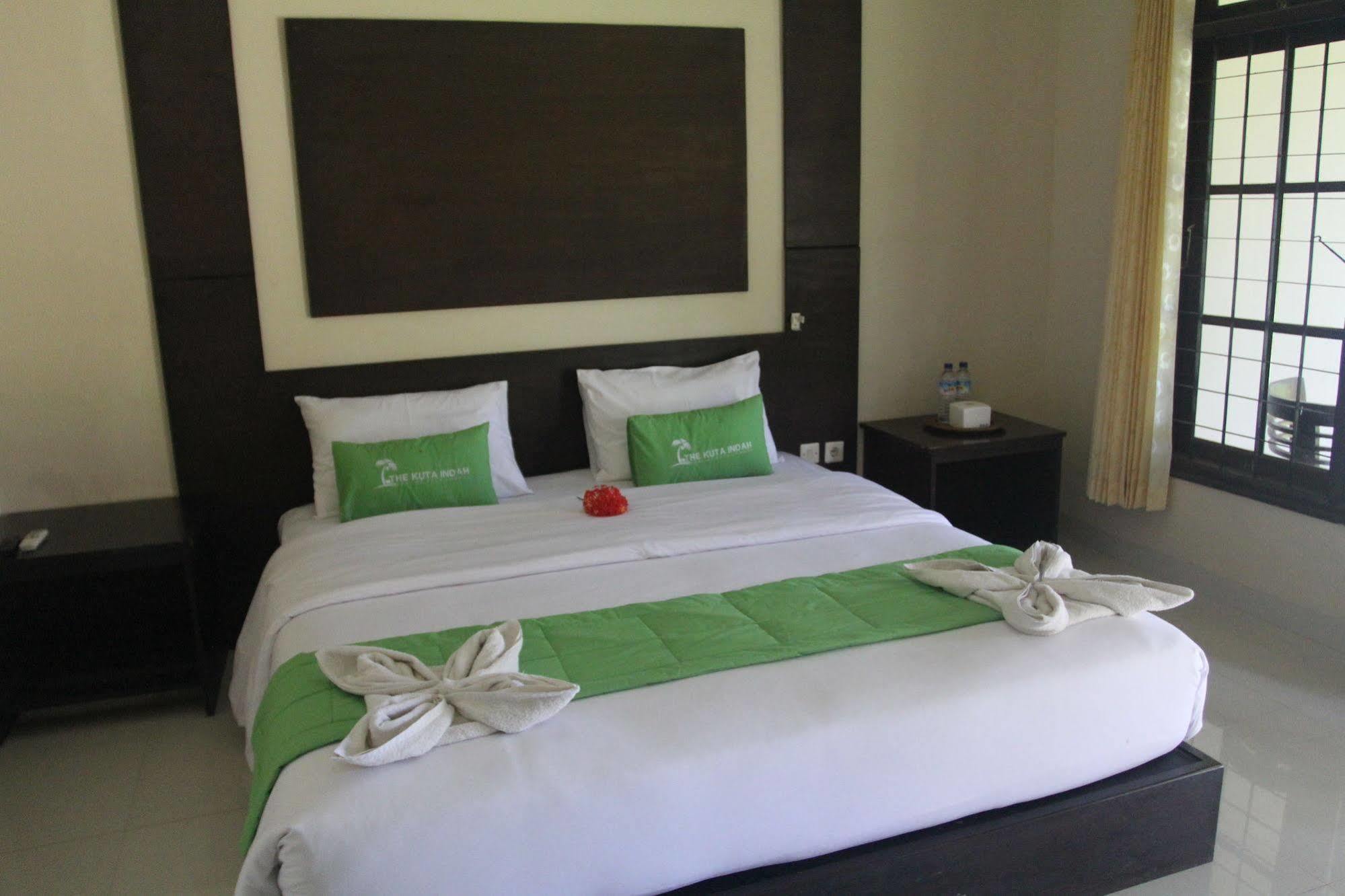 Kuta Indah Hotel Exterior photo